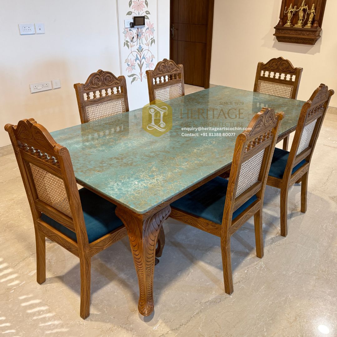 Nila Utkeerna Dining Set